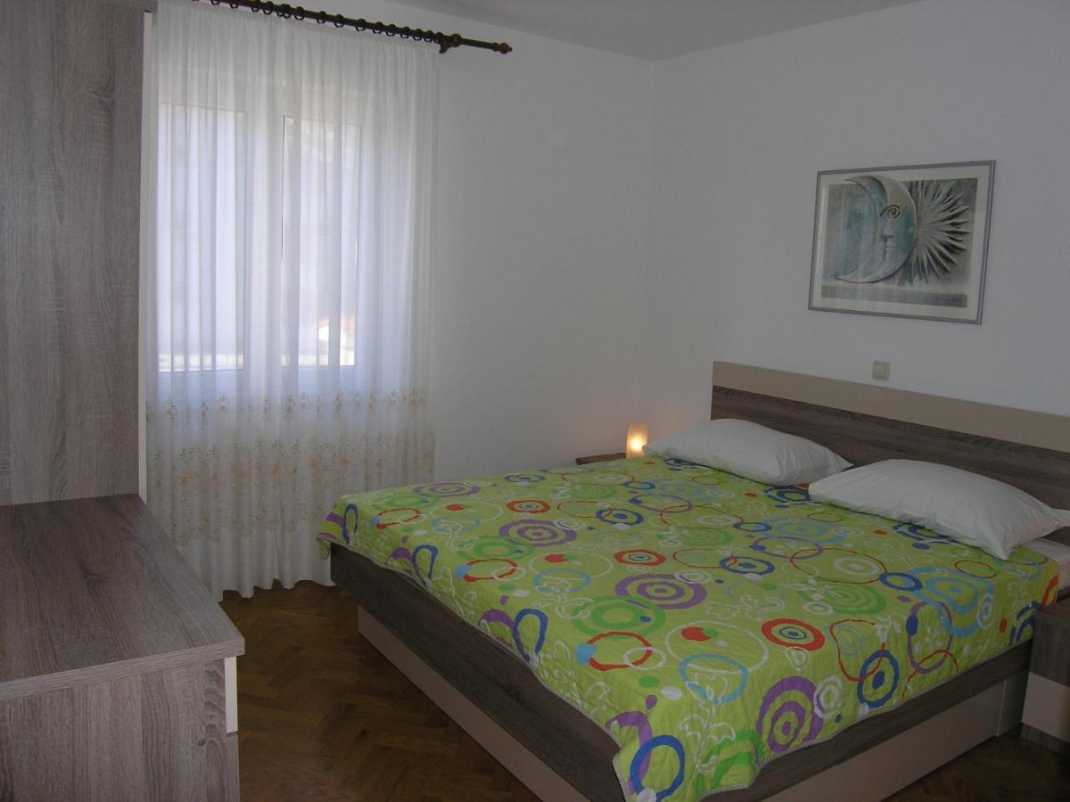 Apartments Biljana For Relaxing Holidays In Baska Bagian luar foto
